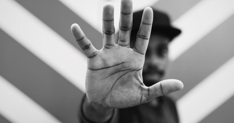 La violencia contra los hombres y la idea de la inutilidad del padre .